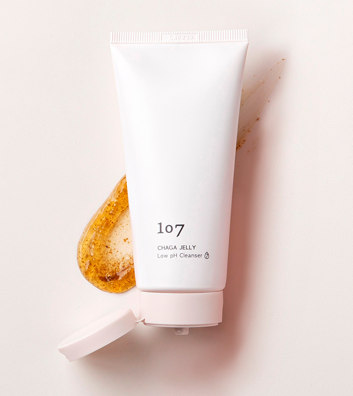 107 Chaga Jelly Low PH Cleanser